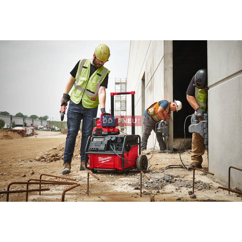 Napájecí zdroj Milwaukee ROLL-ON 7200/ 3600 W 2,5 kWh IRPSUOP2500
