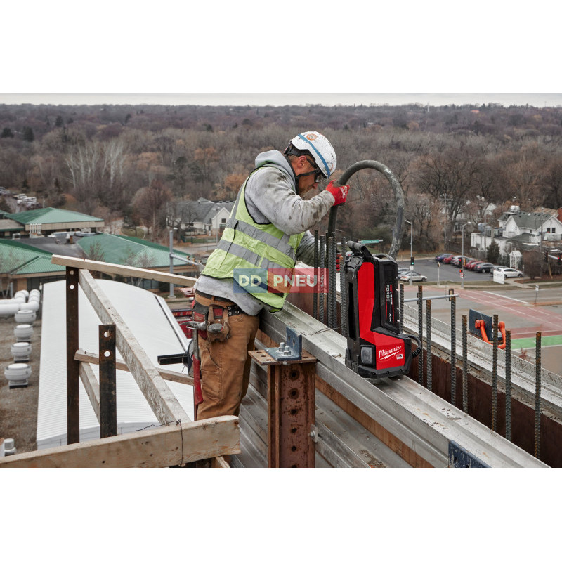 Vysokofrekvenční vibrátor na beton Milwaukee MXF CVHF-0 – bez baterie