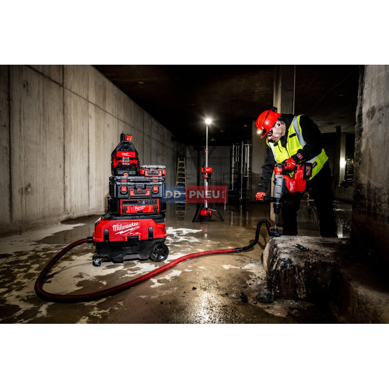 Přilba Milwaukee BOLT™100 – neodvětrávaná, červená