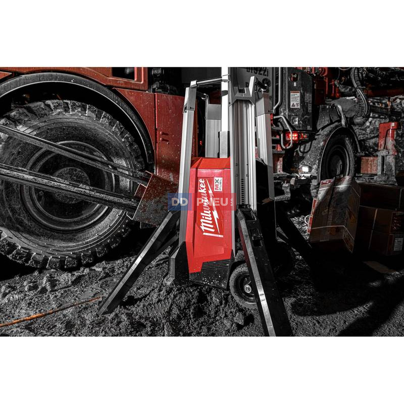 MX FUEL™ aku stojanová svítilna Milwaukee MXF TL-601