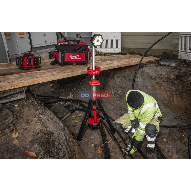 Aku stojanová svítilna MILWAUKEE M18 SAL2-502B