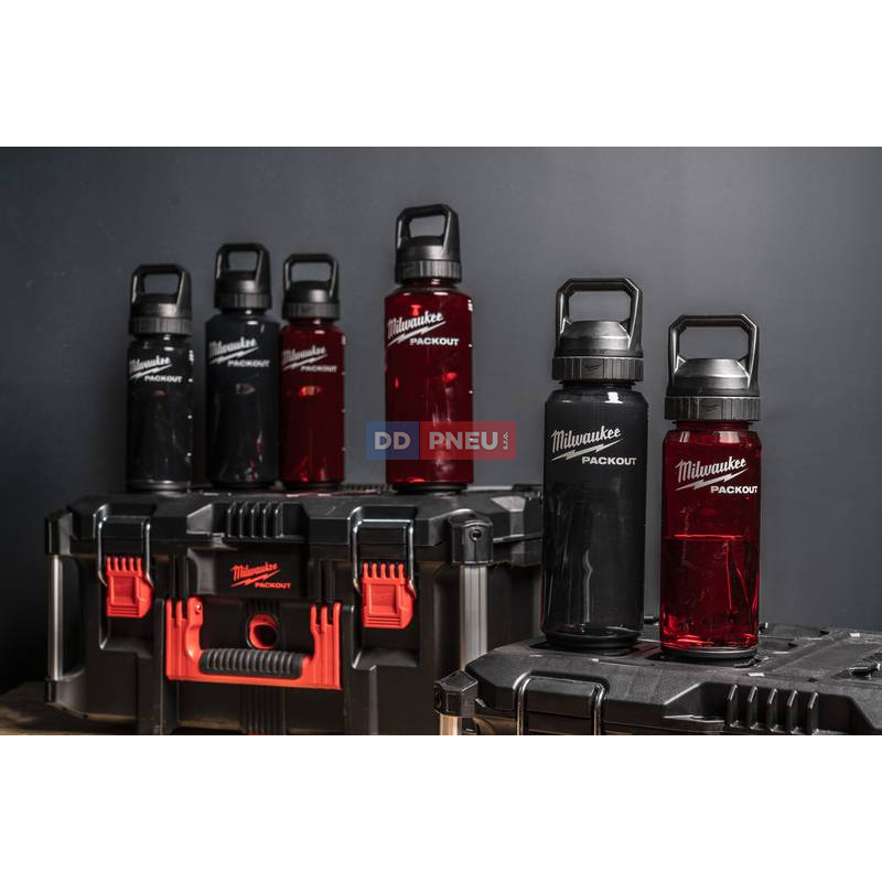 Plastová lahev Milwaukee PACKOUT™ – červená, 740 ml