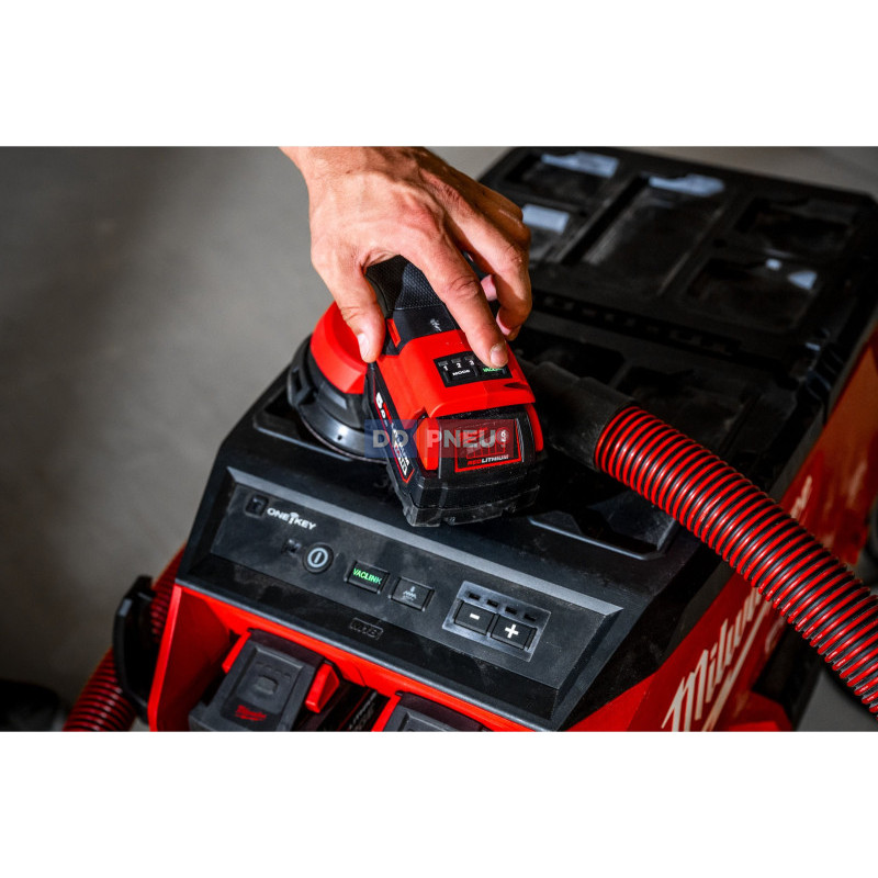 Aku vysavač třídy M s technologií VACLINK™ MILWAUKEE M18 ONEF2VC34M-0