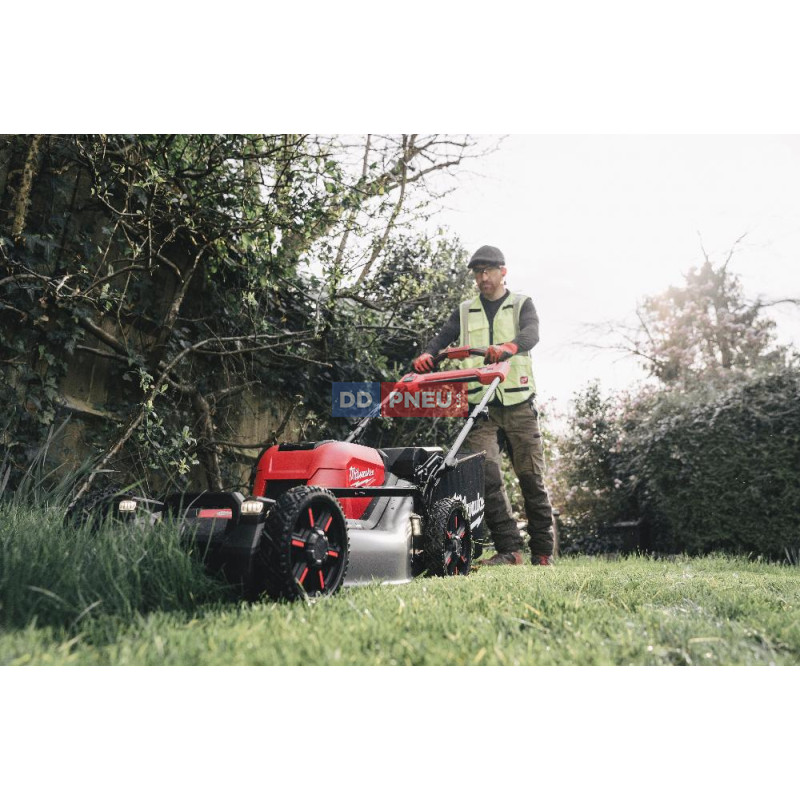 Aku sekačka s pojezdem MILWAUKEE M18 F2LM53-122