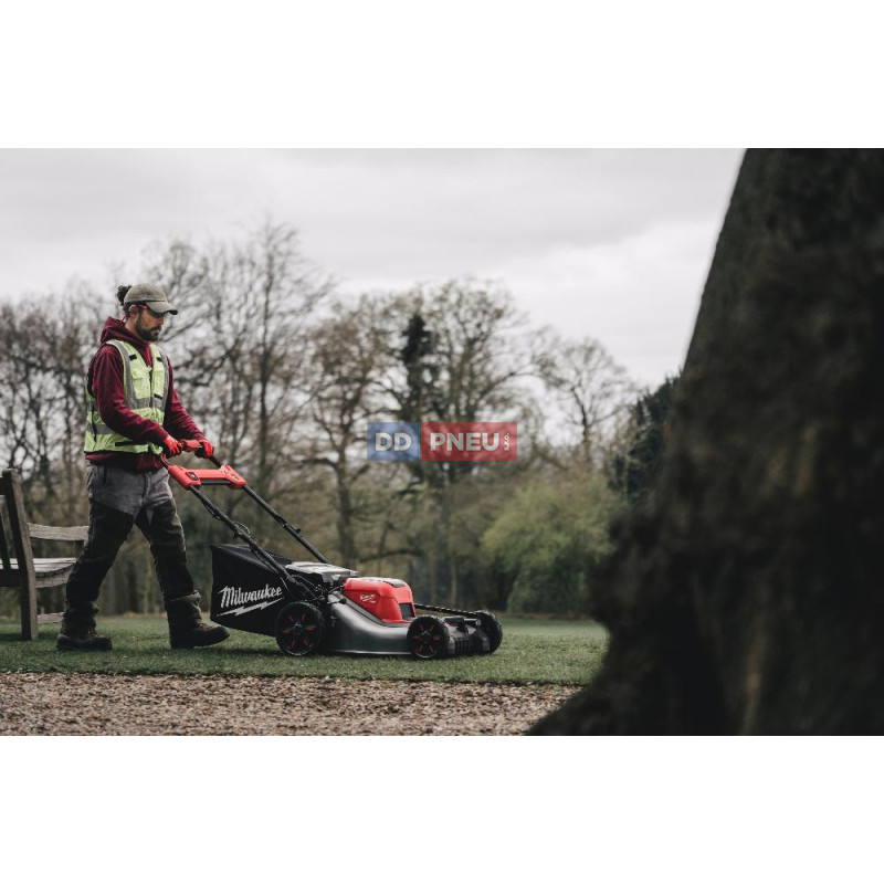 Aku sekačka s pojezdem MILWAUKEE M18 F2LM53-122