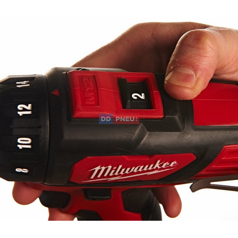 Aku vrtací šroubovák MILWAUKEE M12 BDD-202C