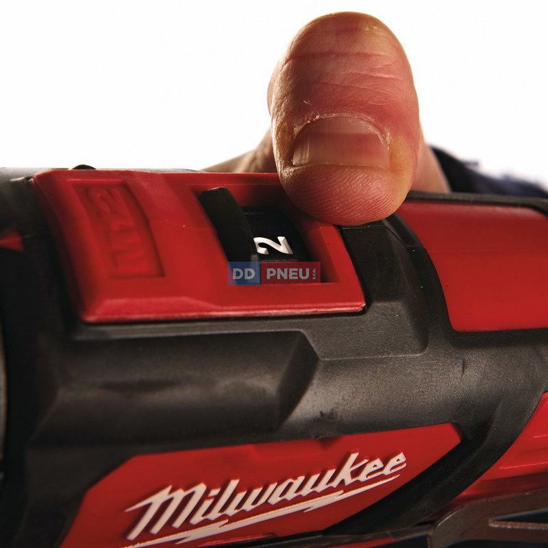 Aku příklepová vrtačka MILWAUKEE M12 BPD-402C