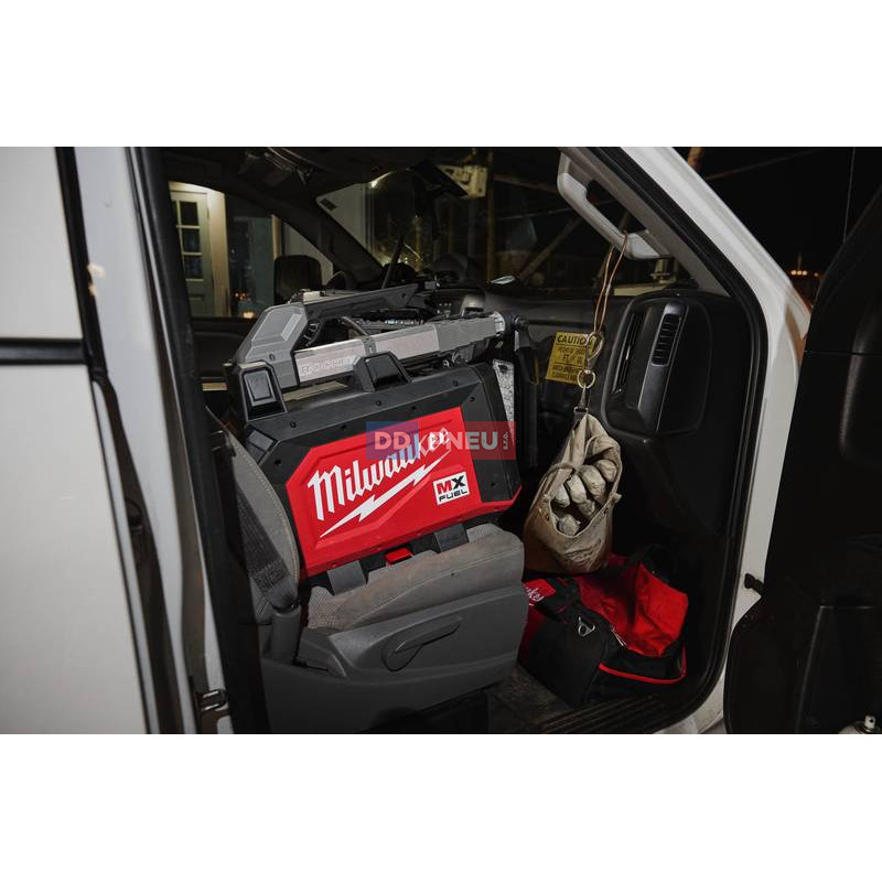 MX FUEL aku kompaktní staveništní světlo MILWAUKEE MXF TLIC-601
