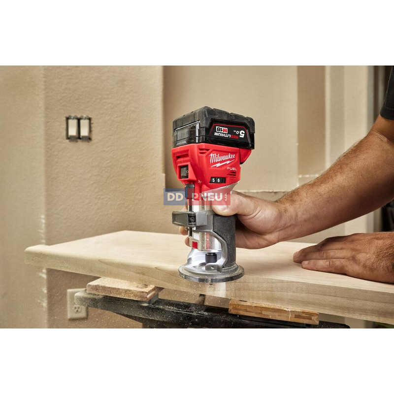 Aku horní frézka s objímkami 8 mm / 6 mm MILWAUKEE M18 FTR8-0X – bez baterie