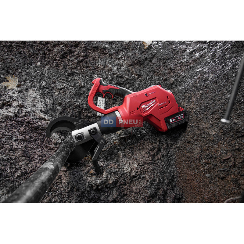 Aku hydraulické nůžky na zemní kabely MILWAUKEE M18 HCC75R-502C