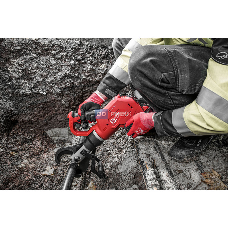 Aku hydraulické nůžky na zemní kabely MILWAUKEE M18 HCC75R-502C