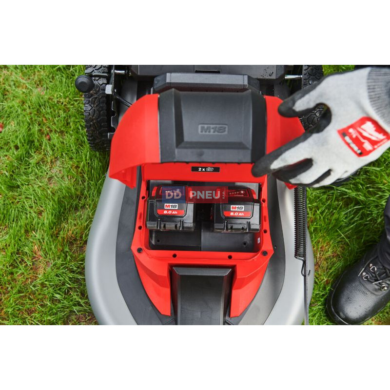 Aku sekačka s pojezdem MILWAUKEE M18 F2LM46-802