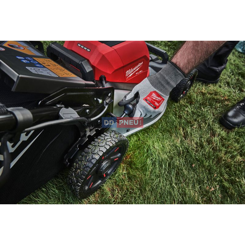 Aku sekačka s pojezdem MILWAUKEE M18 F2LM46-802